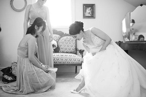 Getting ready in the bridal's quarters