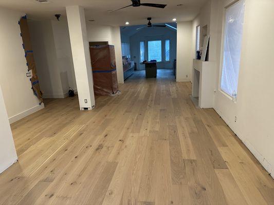 Downtown Austin remodel

Material- 7" European white oak