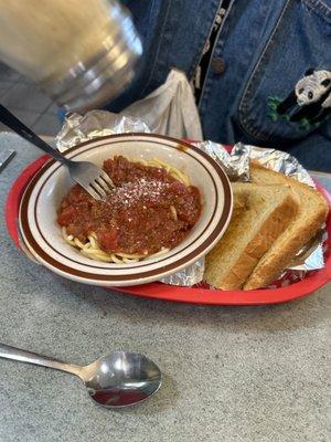 Senior Spaghetti with Garlic Toast