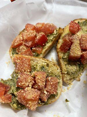 Pesto bruschetta