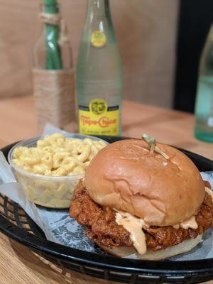 Hot "chicken" sandwich with mac