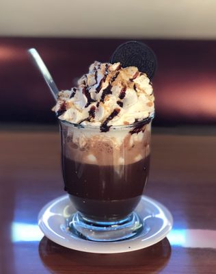 S'mores hot chocolate | IG: @toomanybites