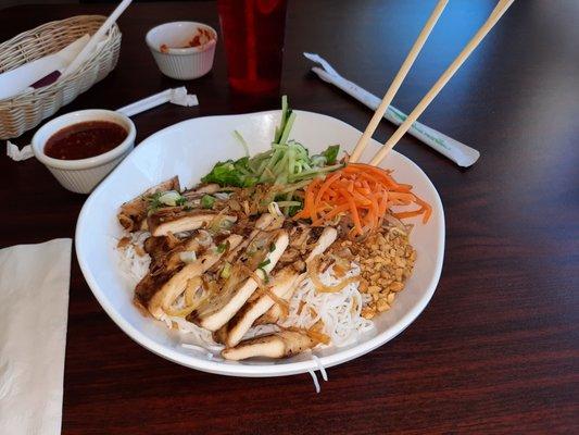 #60 Chicken Vermicelli