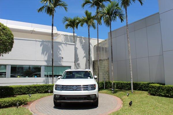 Exterior VW WPB Lot