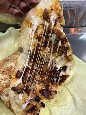 Flour quesadilla de al pastor