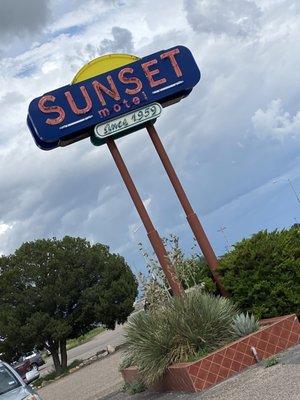 Sunset motel sign