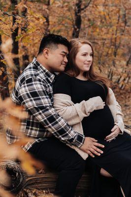 Fall maternity session in Big Bear Lake, CA by Gianna Christina Photo.