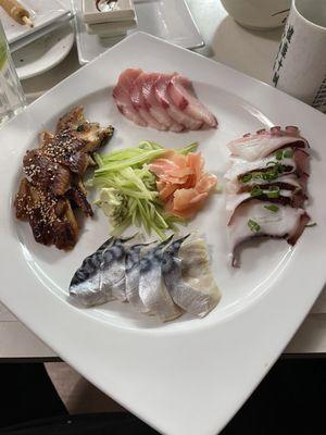 20piece Sashimi A - Hamachi (Yellowtail), Tako (Octopus), Saba (Mackerel), Unagi (Fresh Water Eel)