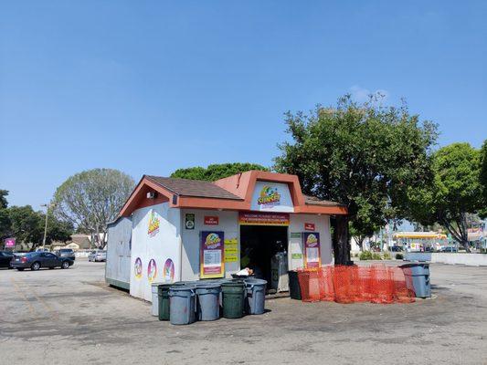 It's a kiosk in the parking lot of Ralph's