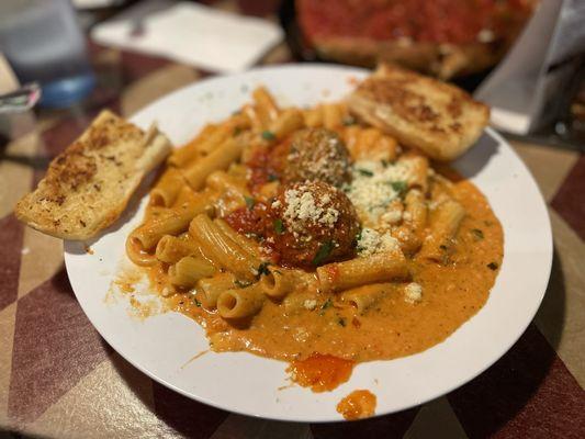 Rigatoni and meatball in Vodka sauce