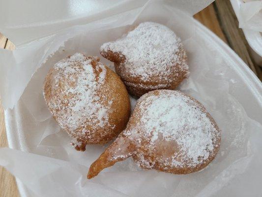 Fried Oreos (comes with 4, ate one before the picture)