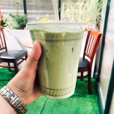 Iced matcha latte Instagram: @angelaisafoodie