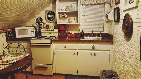 Adorable little kitchen (captain's cottage)