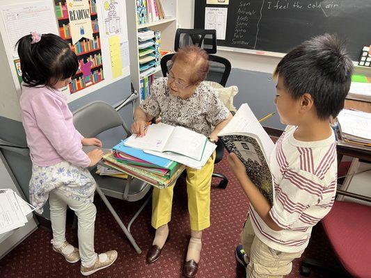 Small group setting for lower grade!

#Higher Learning Tutoring Center
#Tutoring Center