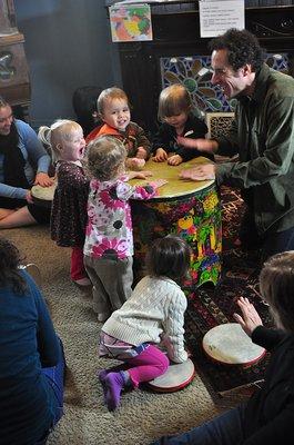 Jay and kids enjoying an All Around This World music class