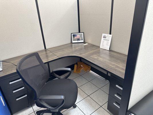 Cute little cubicle work area!