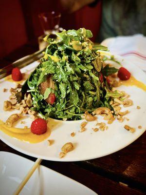 Mango arugula salad