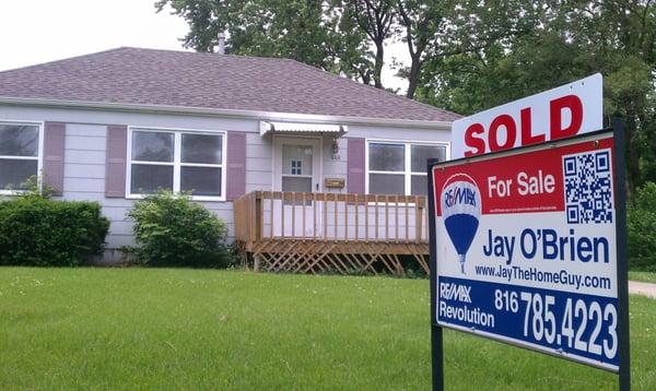 Estate Sale in Gladstone, MO. This home sold fast! (must be the Kansas City market!)