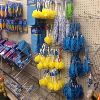 Good selection of cleaning brushes~