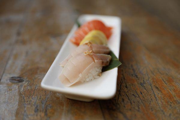 Albacore nigiri