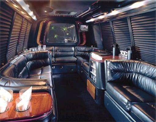 22 Passenger K33 Luxury Party Bus