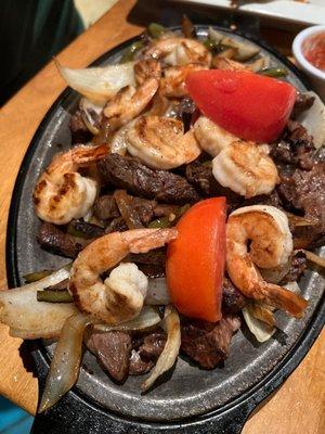 Fajitas beef and shrimp!!! Delicious!