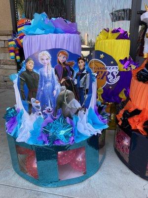 Frozen piñata