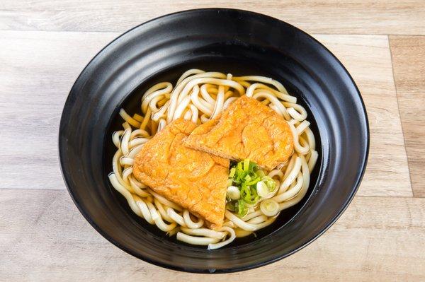 Udon with seasoned tofu skin.