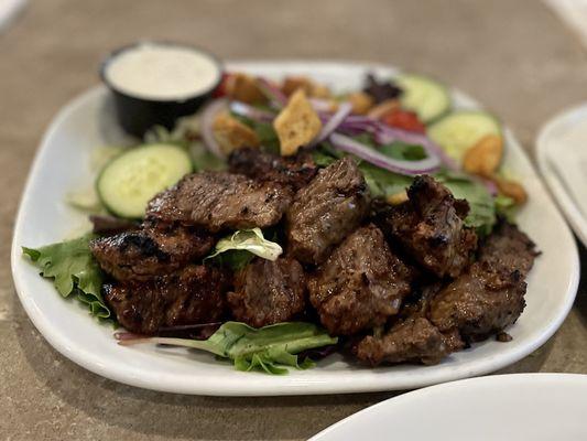 Mixed Greens with Steak Tips