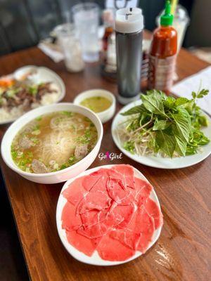 Phở Đặc Biệt (Special Pho)