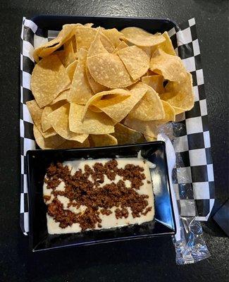 Queso fundido con chorizo