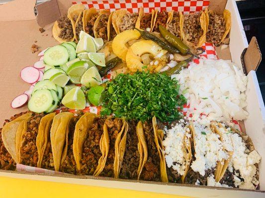 22 tacos por 30 y charros