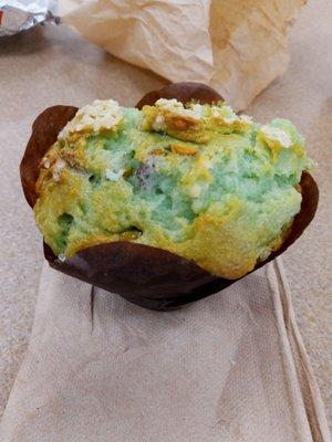 Pistachio muffin