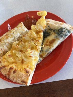 Cheesy bread, Mac & cheese, Spinach Alfredo