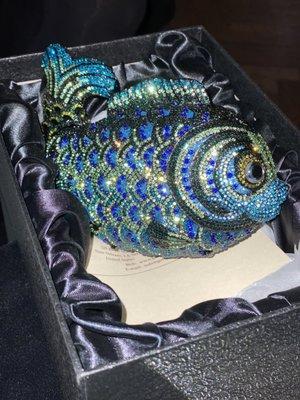 Hubby found me a unique French Antique Gift here. A little French fish clutch for my Birthday present! Happy Birthday to moi!