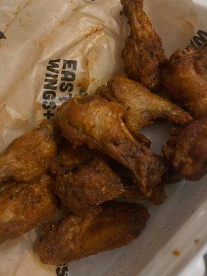 Wings were dry & flavorless