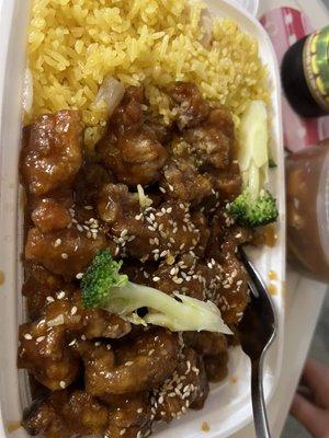 C9. Sesame Chicken Combination