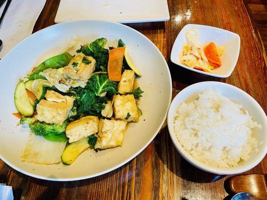 Soft Tofu with Kale in Ginger Sauce