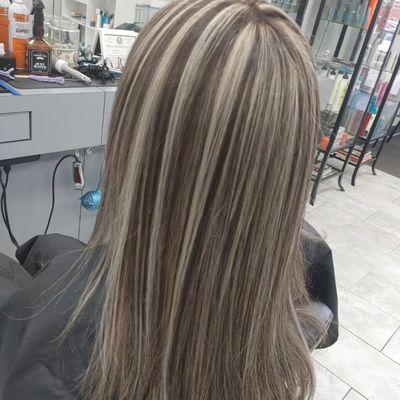 Highilights,incluye tratamiento y corte de cabello