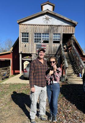 There are five farm cats who were our official greeters at the Natchez Trace Stables! ‍