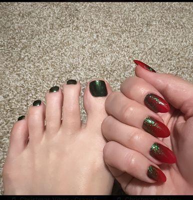 Holiday cheer with a red and glittery green hombre  powder and almond shape. I feel like I didn't do the nails justice in this picture.