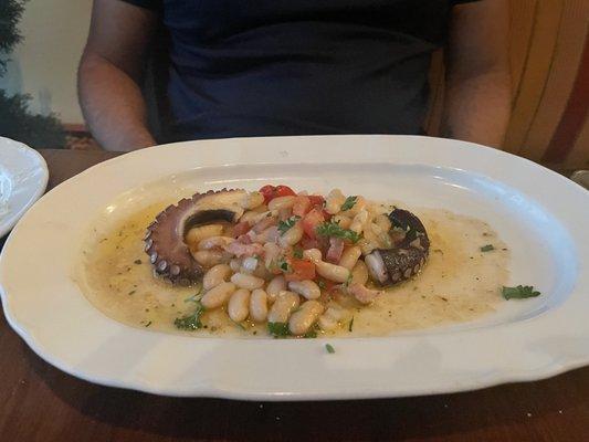 Grigliata Di Polpo: grilled octopus