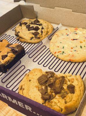 Insomnia Cookies