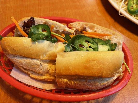 Banh Mi - grilled pork