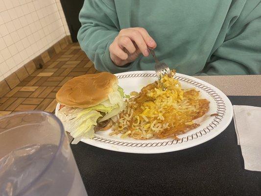 Cheeseburger with hash Browns