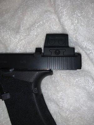 Mounted Holosun red dot