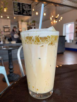 Iced olive oil latte