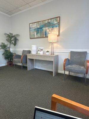 Waiting room for Midlothian Dentist Bon Air