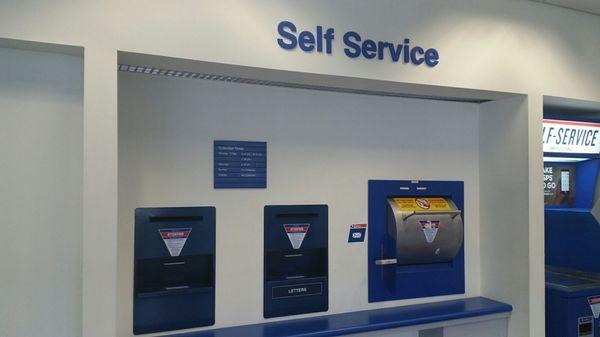 Self service station #uspostoffice