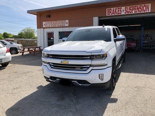 Chevrolet Silverado windshield replacement in Austin, Tx